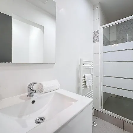 2 Reunis 6 Parking 16 Pers Lägenhet Aubière