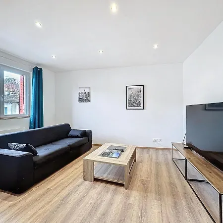 2 Reunis 6 Parking 16 Pers *